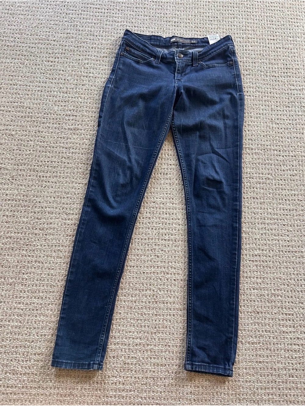 Levi’s Navy blue low rise skinny jeans size 5/27